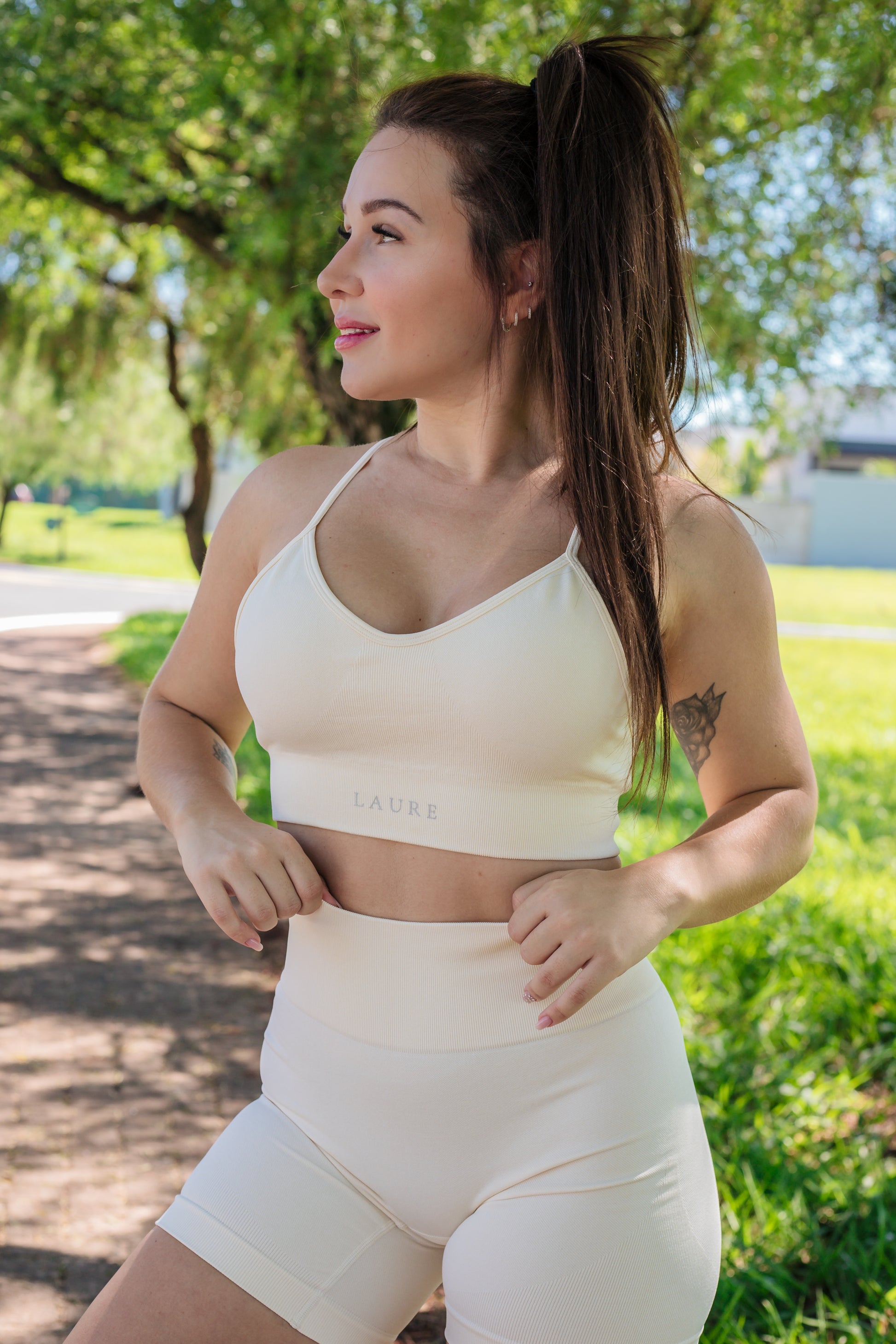 Conjunto Essential Short Off White